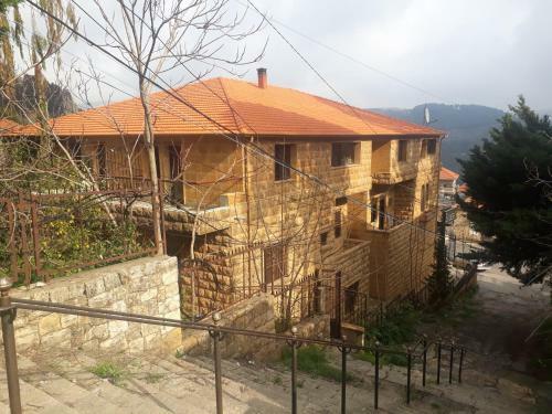 Motel Suiteness Deir El Qamar