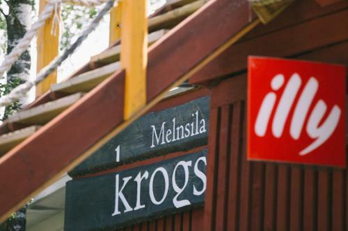 Hostal Viesu Nams Melnsils