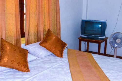 Albergue Croissant D'or Guestroom By Avalon B&B