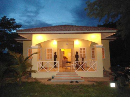 Hostal Cozy House Front Of Mekong ( Half-board )
