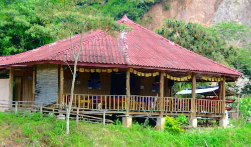 Hotel Chomdoy Bungalow & Restaurant