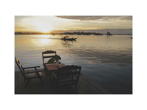 Hostal Pomelo Restaurant And Guesthouse