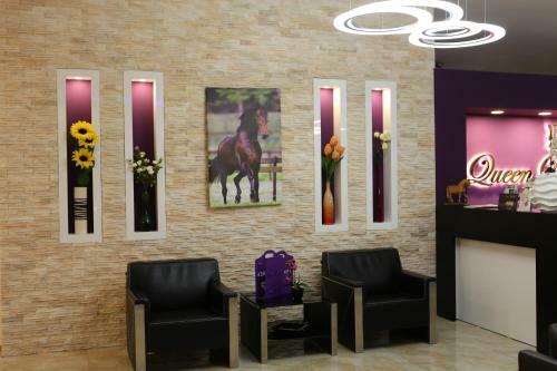 Hotel Queen Vali Palace