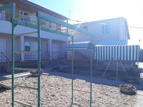 Posada Guesthouse On Mars 4