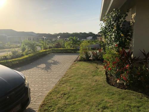 Sea Breeze Villa @ Coolshade