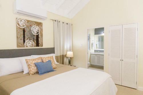 Sea Breeze Villa @ Coolshade