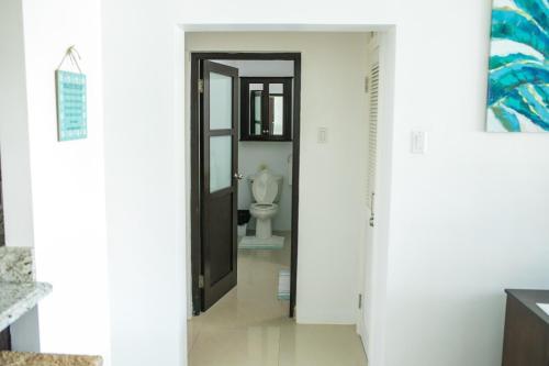 Apartamento Whispering Seas - 2 Bedroom Luxury Ocean Front Condo