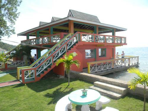 Hotel Bluefields Bay Resort