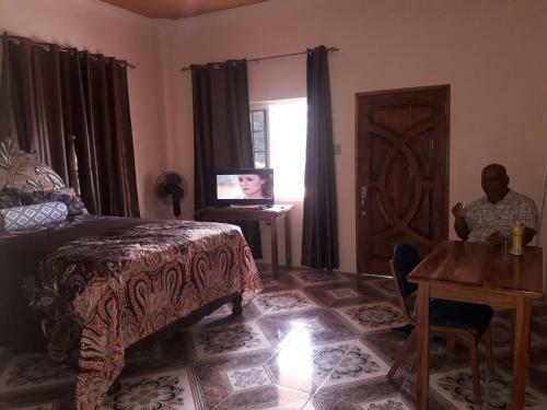 Hostal Albevel Fairview Complex