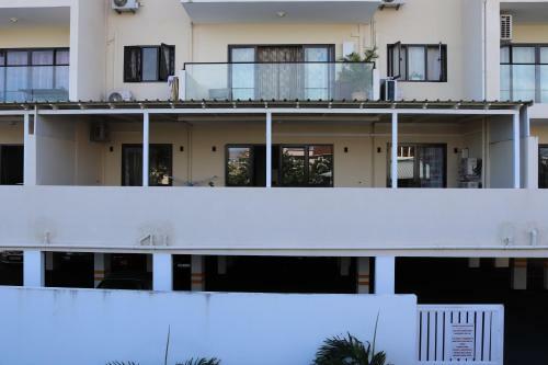 Mahina Luxury 2 Bedroom Apartment With Pool