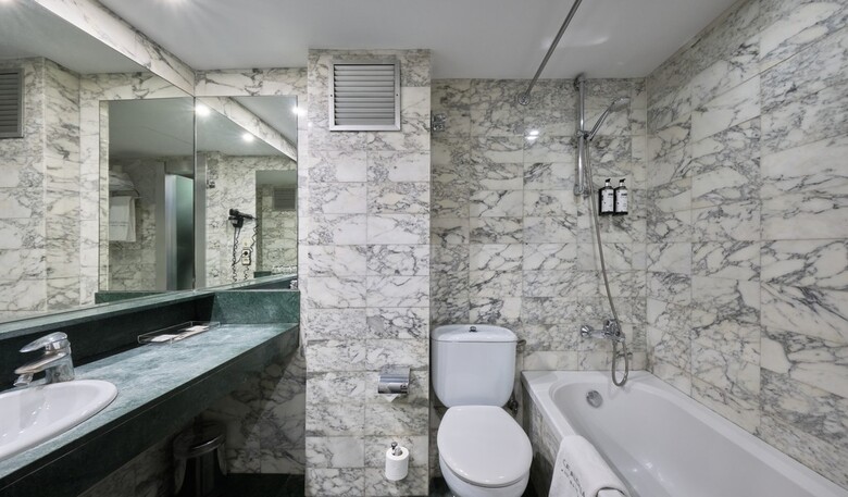 Hotel Catalonia Park G�ell