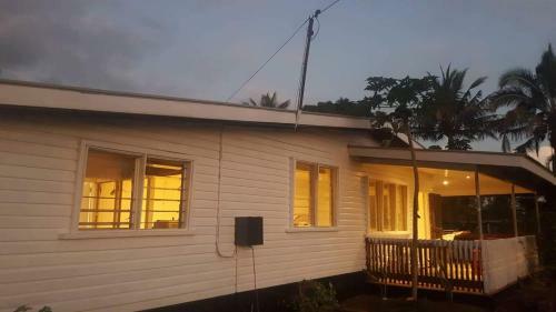 Apartamento The White Self Contained Cottage - Homestay