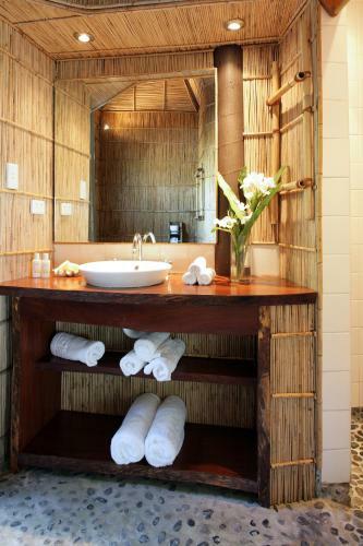 Hotel Matangi Private Island Resort - Adults Only