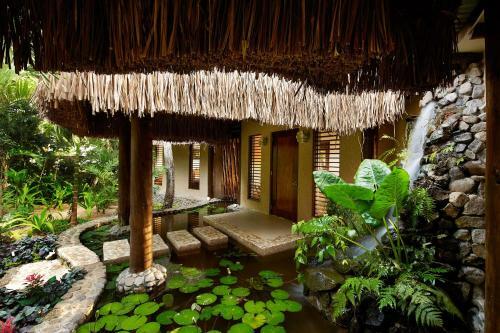 Hotel Savasi Island Resort
