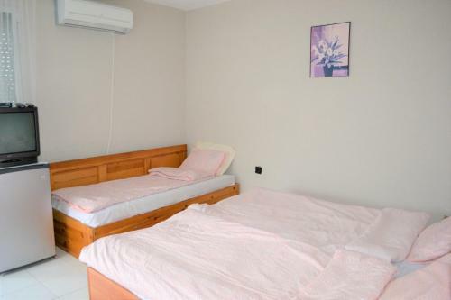 Hostal Villa Terzievi - House Of Roses