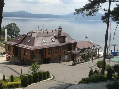 Kamelot Hotel