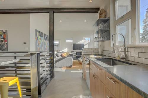 Portland Pearl-ac-by Dt-3br/2.5b