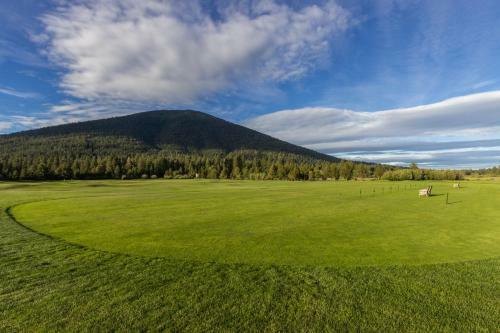 Black Butte Ranch: Grey Owl Getaway On The Greens