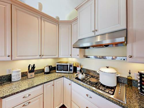 7 Apple Hill Lane Home