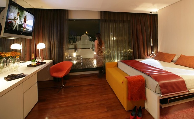 Hotel Cram