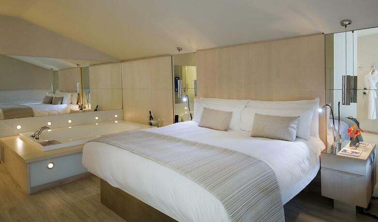Hotel Cram