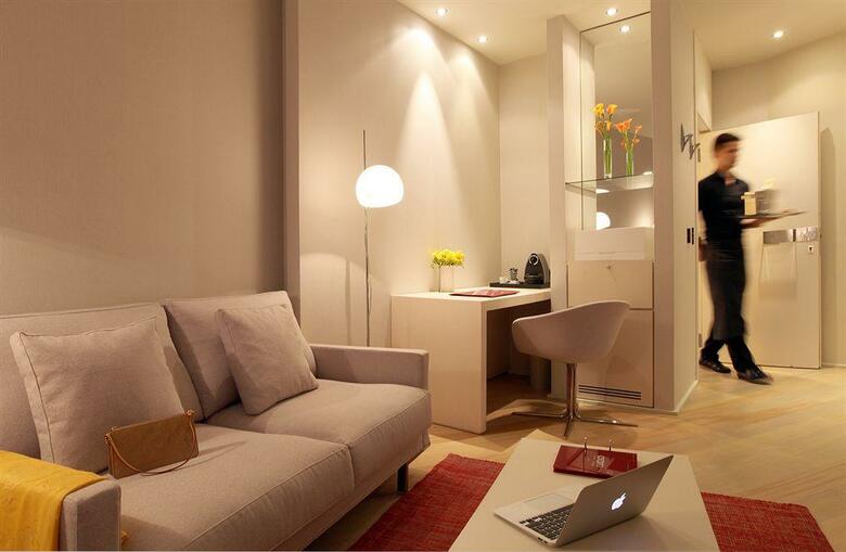 Hotel Cram