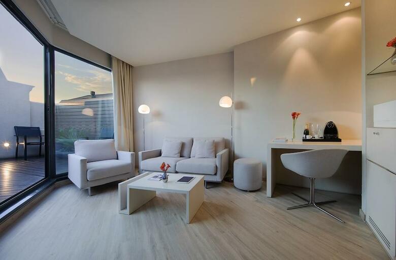 Hotel Cram
