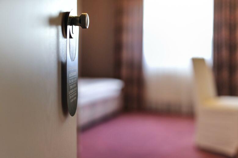 Airport Hotel By The New Yorker