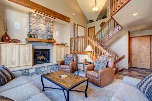House With Hot Tub, Walk To Town