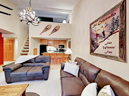 Apartamento 800 Columbine Road Condo Unit B9