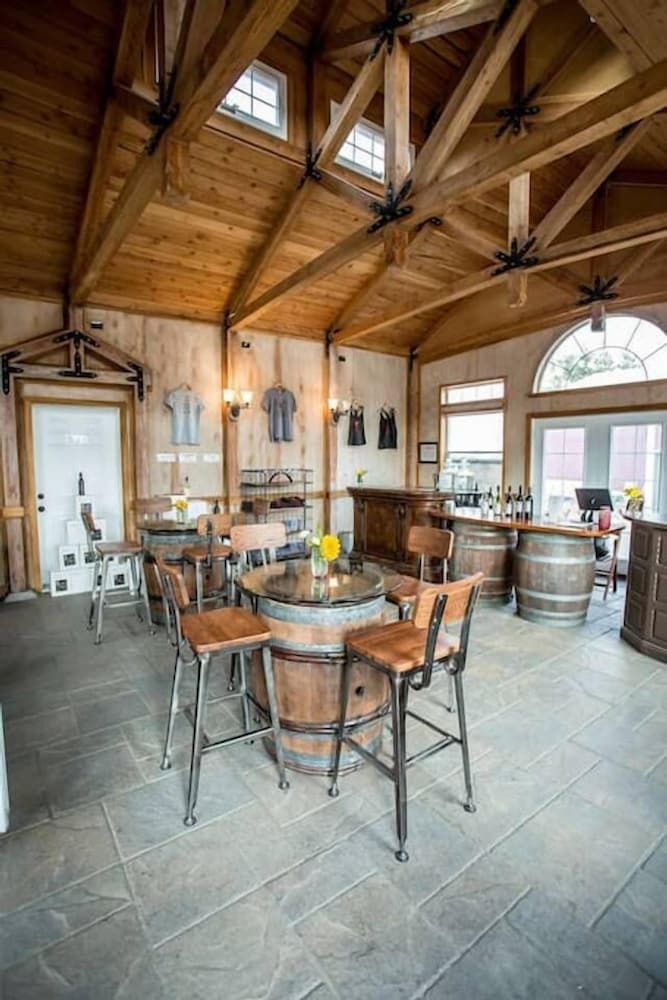 Rellik House. Winery And Alpaca Farm