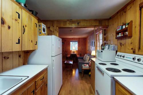 Traditional Maine Cabin
