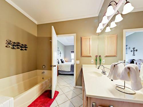 44 Golf House Rd Townhouse Townhouse