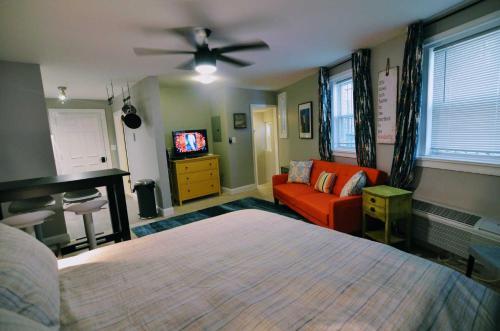 1331 Northwest Apartment #1066 Apts