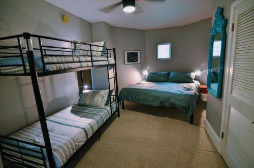 1331 Northwest Apartment #1066 Apts