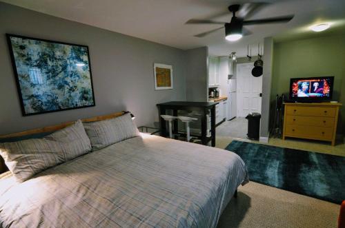 1331 Northwest Apartment #1066 Apts