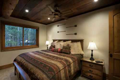 1r Rustic Retreat