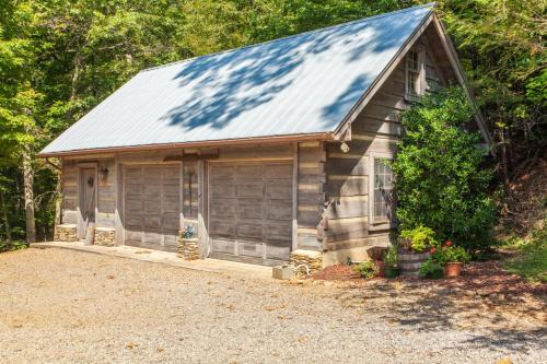 113 Mountain Cove Road House