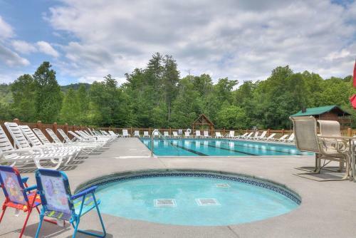 Misty Cove - Sevierville Cabin