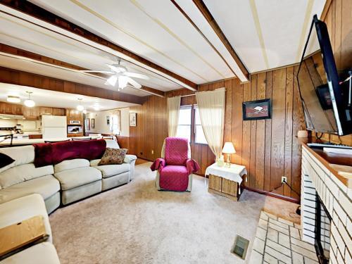 693 Reems Creek Home Home