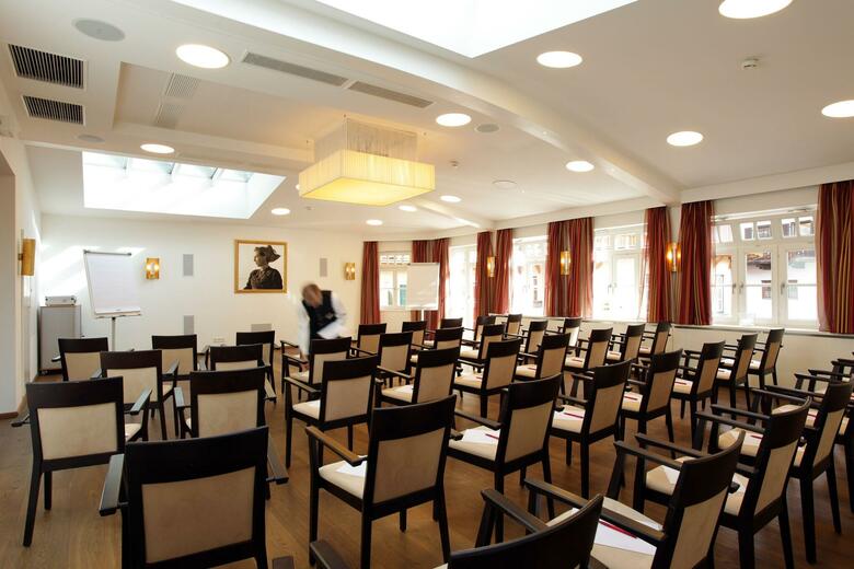 Hotel Romantik Im Weissen Roessl(.)