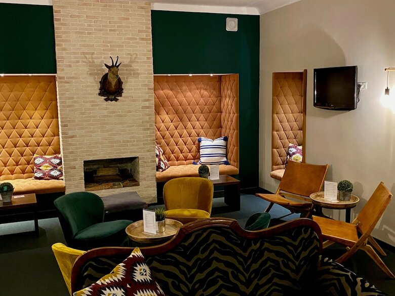 Hotel NH Carlton