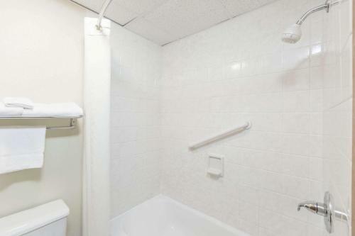 Hotel Super 8 By Wyndham Newton