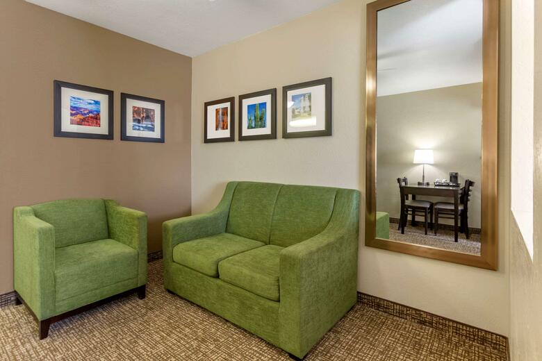 Hotel Quality Inn And Suites Surprise