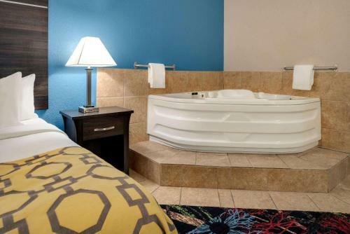 Hotel Baymont Inn & Suites Muncie