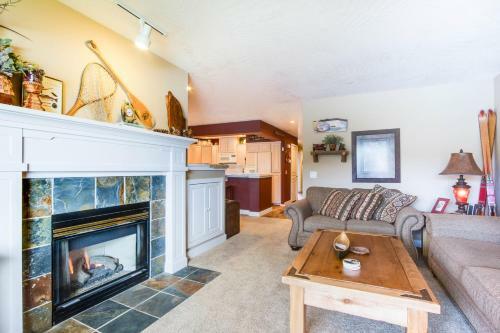 Lazy On The Lakefront (f205)