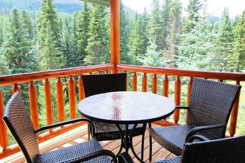 River Chant Lodge