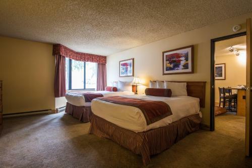 The Grand Lodge Hotel And Suites