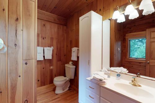 The Harfords Point Lodge