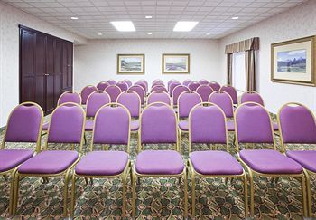 Holiday Inn Express Hotel & Suites Findlay